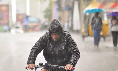 चक्रवात मोन्था: मध्य प्रदेश में बेमौसम बारिश, IMD ने अलर्ट जारी किया चक्रवात मोन्था: मध्य प्रदेश में बेमौसम बारिश, IMD ने अलर्ट जारी किया