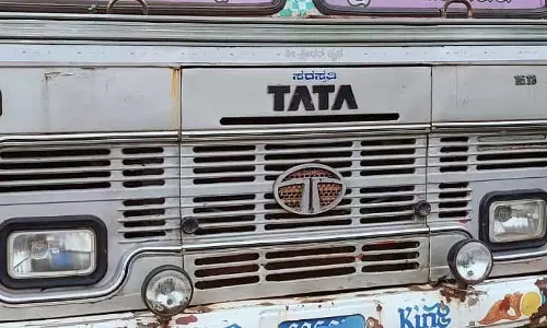 पेट्रोल पंप के सामने खड़ी लॉरी चोरी हो गई; आरोपी गिरफ्तार पेट्रोल पंप के सामने खड़ी लॉरी चोरी हो गई; आरोपी गिरफ्तार