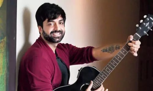 बिना कारण बताए मुझसे छीने गए कई प्रोजेक्ट, सिंगर ने दर्द किया बयां बिना कारण बताए मुझसे छीने गए कई प्रोजेक्ट, सिंगर ने दर्द किया बयां