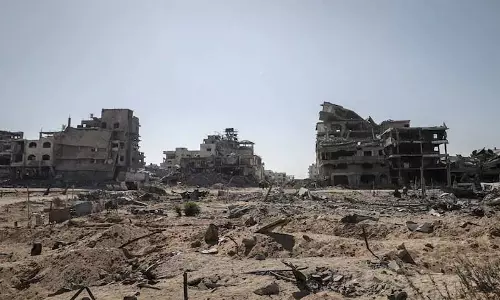 Gaza के पुनर्निर्माण के लिए खाड़ी देशों से धन जुटाने के ट्रम्प के प्रयास में बाधाएँ आ रही Gaza के पुनर्निर्माण के लिए खाड़ी देशों से धन जुटाने के ट्रम्प के प्रयास में बाधाएँ आ रही