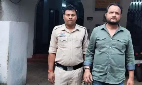 रायपुर में कोचिंग सेंटर चलाने वाला संचालक गिरफ्तार रायपुर में कोचिंग सेंटर चलाने वाला संचालक गिरफ्तार