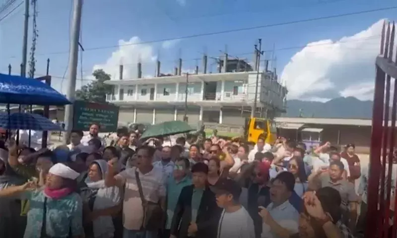 Arunachal में गोमचू येकर के समर्थन में प्रदर्शन, न्याय की अपील Arunachal में गोमचू येकर के समर्थन में प्रदर्शन, न्याय की अपील