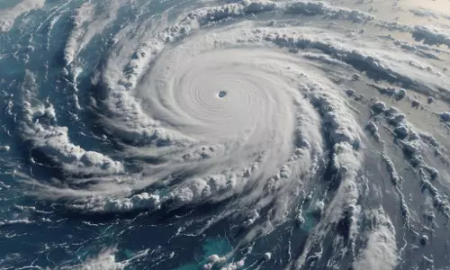 Cyclonic Storm: चक्रवात ‘मोंथा’ का खतरा बढ़ा, तटीय राज्यों में भारी बारिश का अलर्ट Cyclonic Storm: चक्रवात ‘मोंथा’ का खतरा बढ़ा, तटीय राज्यों में भारी बारिश का अलर्ट