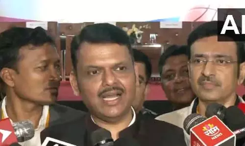 फडणवीस बोले – मतदाता सूची बने ब्लॉकचेन पर, राहुल गांधी कर रहे सातारा केस का राजनीतिकरण फडणवीस बोले – मतदाता सूची बने ब्लॉकचेन पर, राहुल गांधी कर रहे सातारा केस का राजनीतिकरण