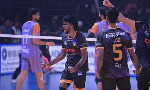 PVL 2025: टॉरपीडोज़ ने मुंबई मेटियोर्स को मात देकर सीज़न 4 की ट्रॉफी जीती