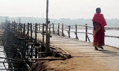 वादों के 17 साल बाद भी पुल नहीं बना वादों के 17 साल बाद भी पुल नहीं बना