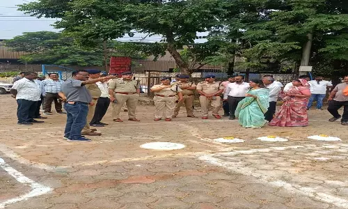 दुर्ग पुलिस ने छठ पर्व की तैयारियों का किया निरीक्षण दुर्ग पुलिस ने छठ पर्व की तैयारियों का किया निरीक्षण