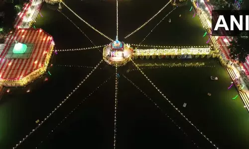 Birgunj में छठ घाट सजाए गए, दीपक और रंग-बिरंगी सजावट से भरा माहौल Birgunj में छठ घाट सजाए गए, दीपक और रंग-बिरंगी सजावट से भरा माहौल