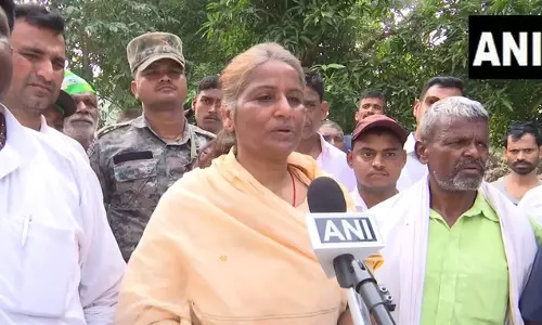 JDU उम्मीदवार मनोरमा देवी ने किया विकास का पक्ष, नीतीश कुमार को बताया भरोसेमंद नेता JDU उम्मीदवार मनोरमा देवी ने किया विकास का पक्ष, नीतीश कुमार को बताया भरोसेमंद नेता