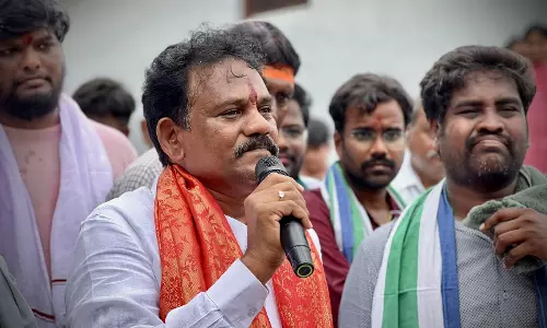 कुरनूल बस त्रासदी के लिए नायडू सरकार की शराब नीति को जिम्मेदार ठहराया: YSRCP