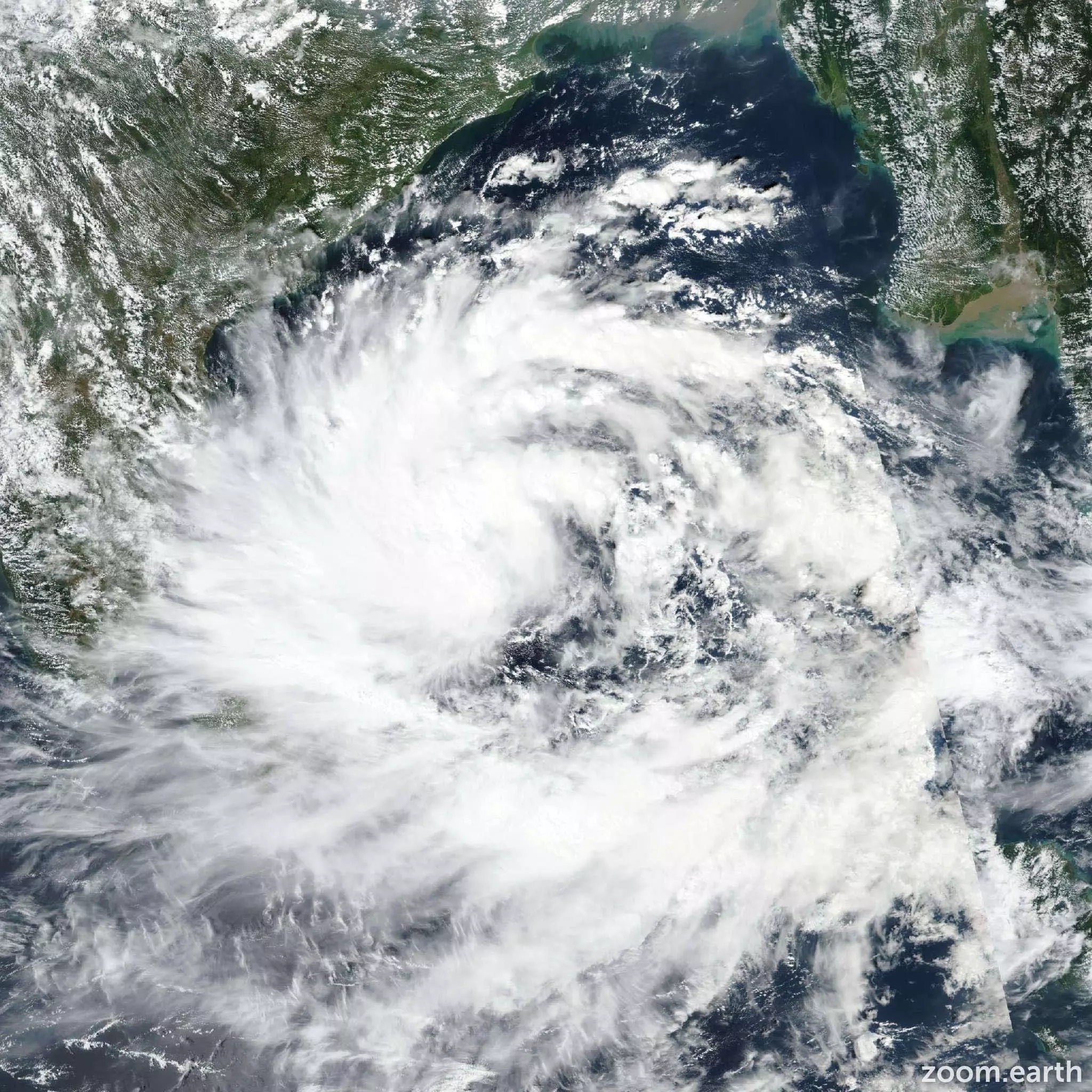 चक्रवात मोंढा: 9 बंदरगाहों पर चक्रवात चेतावनी घंटी नंबर 2 बजाई गई चक्रवात मोंढा: 9 बंदरगाहों पर चक्रवात चेतावनी घंटी नंबर 2 बजाई गई