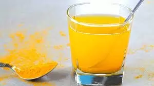 Turmeric water :सुबह खाली पेट हल्दी वाला पानी पीने के फायदे और इसे बनाने की विधि Turmeric water :सुबह खाली पेट हल्दी वाला पानी पीने के फायदे और इसे बनाने की विधि