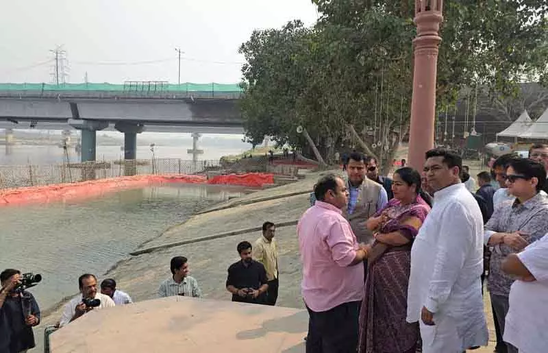 Delhi मंत्रियों ने छठ घाटों का निरीक्षण किया, शहर भर में तैयारियां पूरी Delhi मंत्रियों ने छठ घाटों का निरीक्षण किया, शहर भर में तैयारियां पूरी