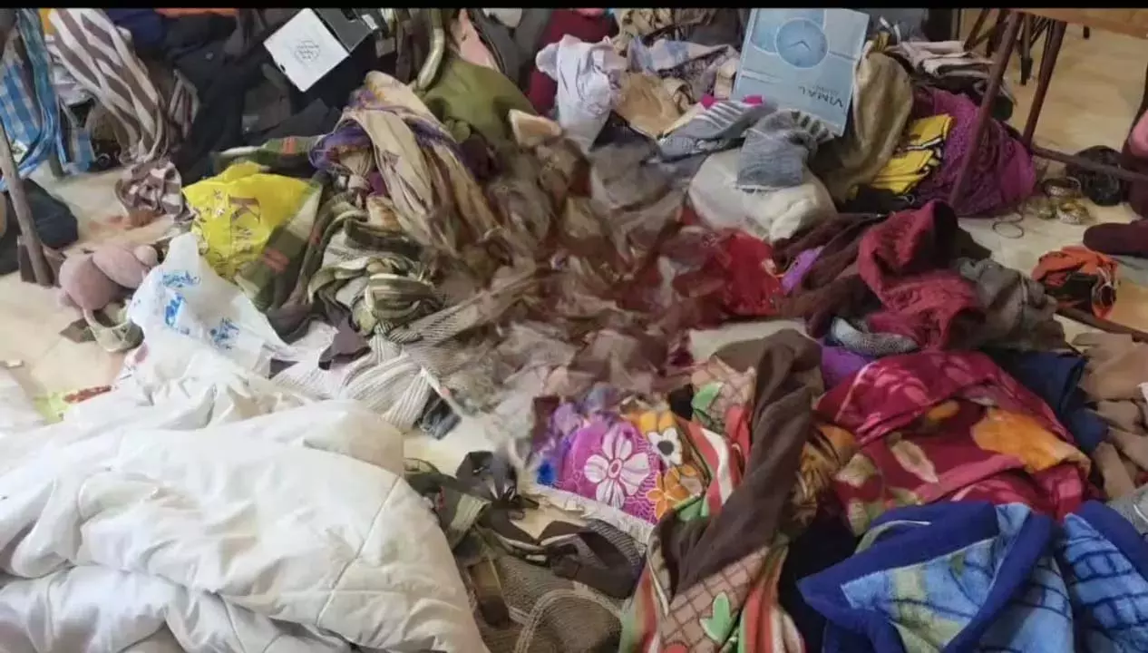 Odisha : नकाबपोश बदमाशों ने मां-बेटी को बांधकर 1 करोड़ से ज़्यादा का सोना और कैश लूटा Odisha : नकाबपोश बदमाशों ने मां-बेटी को बांधकर 1 करोड़ से ज़्यादा का सोना और कैश लूटा