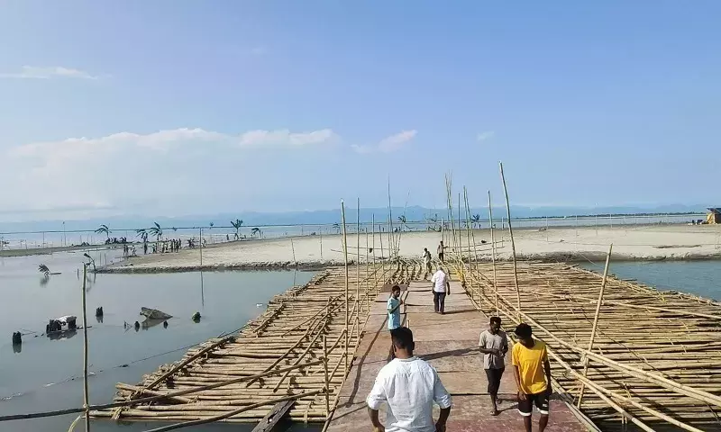 Assam: डिब्रूगढ़ में छठ पूजा समारोह की अंतिम तैयारियां चल रही Assam: डिब्रूगढ़ में छठ पूजा समारोह की अंतिम तैयारियां चल रही