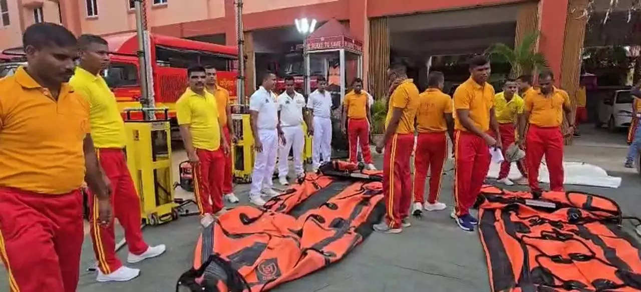 Cyclone मंथ के लिए ओडिशा फायर सर्विसेज विभाग हाई अलर्ट पर Cyclone मंथ के लिए ओडिशा फायर सर्विसेज विभाग हाई अलर्ट पर