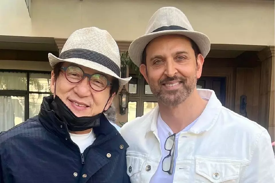Hrithik Roshan और जैकी चैन की खास मुलाकात, अभिनेता ने साझा की यादगार तस्वीर Hrithik Roshan और जैकी चैन की खास मुलाकात, अभिनेता ने साझा की यादगार तस्वीर