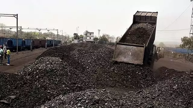 Jharkhand: कोयला खदान की दीवार गिरने से एक की मौत, 2 घायल Jharkhand: कोयला खदान की दीवार गिरने से एक की मौत, 2 घायल