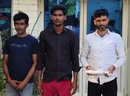 Bareilly: अवैध हथियार रखने वाले तीन आरोपी गिरफ्तार, जेल भेजे गए Bareilly: अवैध हथियार रखने वाले तीन आरोपी गिरफ्तार, जेल भेजे गए