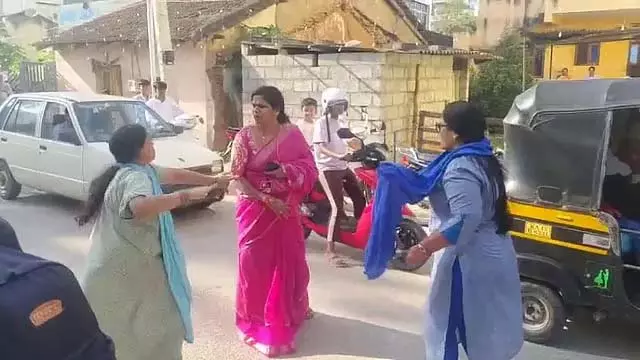 Hassan : 3 करोड़ की धोखाधड़ी के आरोपी लोगों ने महिला को पीटा Hassan : 3 करोड़ की धोखाधड़ी के आरोपी लोगों ने महिला को पीटा