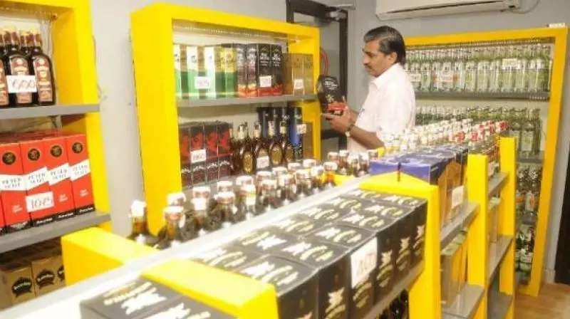 Telangana में शराब की दुकानों के आवंटन के लिए ड्रॉ शुरू Telangana में शराब की दुकानों के आवंटन के लिए ड्रॉ शुरू