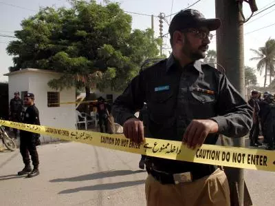 Pakistan: बलूचिस्तान में सरकारी काफिले पर विस्फोट, आठ घायल Pakistan: बलूचिस्तान में सरकारी काफिले पर विस्फोट, आठ घायल