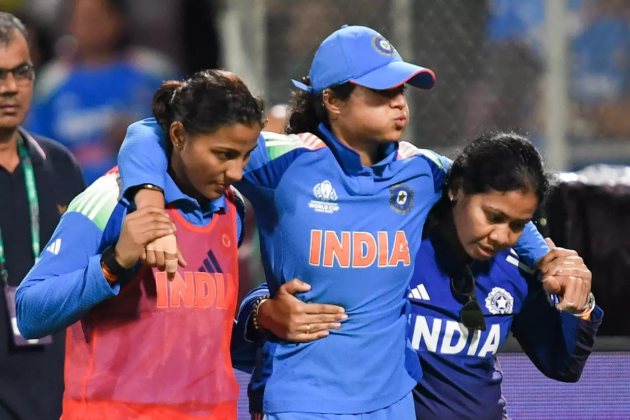 Women’s World Cup : चोट के कारण प्रतीका रावल सेमीफाइनल से बाहर Women’s World Cup : चोट के कारण प्रतीका रावल सेमीफाइनल से बाहर