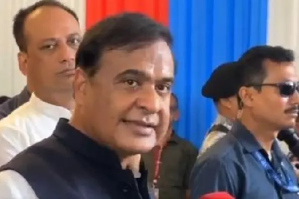 Assam सीएम हिमंत सरमा ने प्रियांक खड़गे पर किया तीखा हमला Assam सीएम हिमंत सरमा ने प्रियांक खड़गे पर किया तीखा हमला