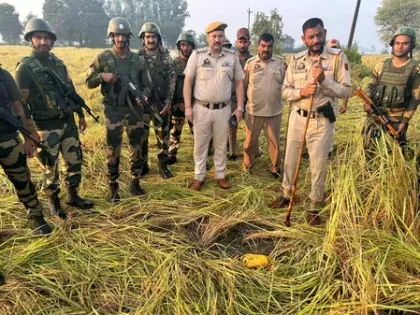 Jammu: अंतरराष्ट्रीय सीमा के पास पाकिस्तानी ड्रोन से बरामद हुई हेरोइन Jammu: अंतरराष्ट्रीय सीमा के पास पाकिस्तानी ड्रोन से बरामद हुई हेरोइन