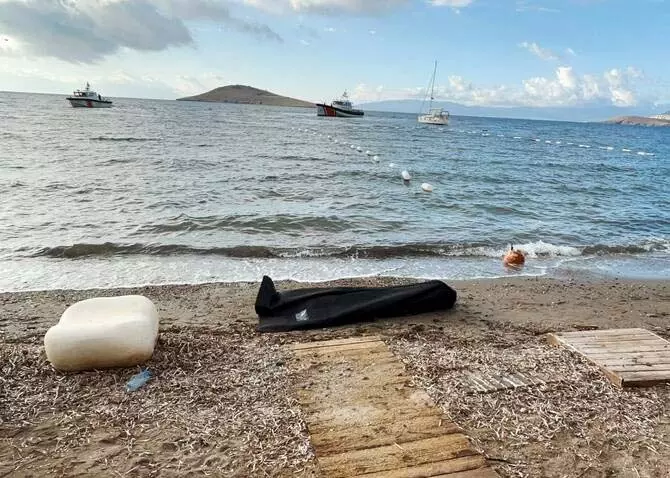 Aegean Sea में नाव पलटने से चार प्रवासी डूबे, अक्टूबर में मृतकों की संख्या 10 हुई Aegean Sea में नाव पलटने से चार प्रवासी डूबे, अक्टूबर में मृतकों की संख्या 10 हुई