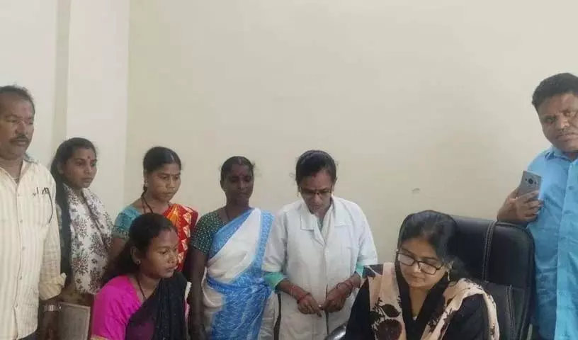 गर्भवती महिलाओं के लिए बेहतर चिकित्सा सेवाएं: चिकित्सा अधिकारी Rajamani गर्भवती महिलाओं के लिए बेहतर चिकित्सा सेवाएं: चिकित्सा अधिकारी Rajamani