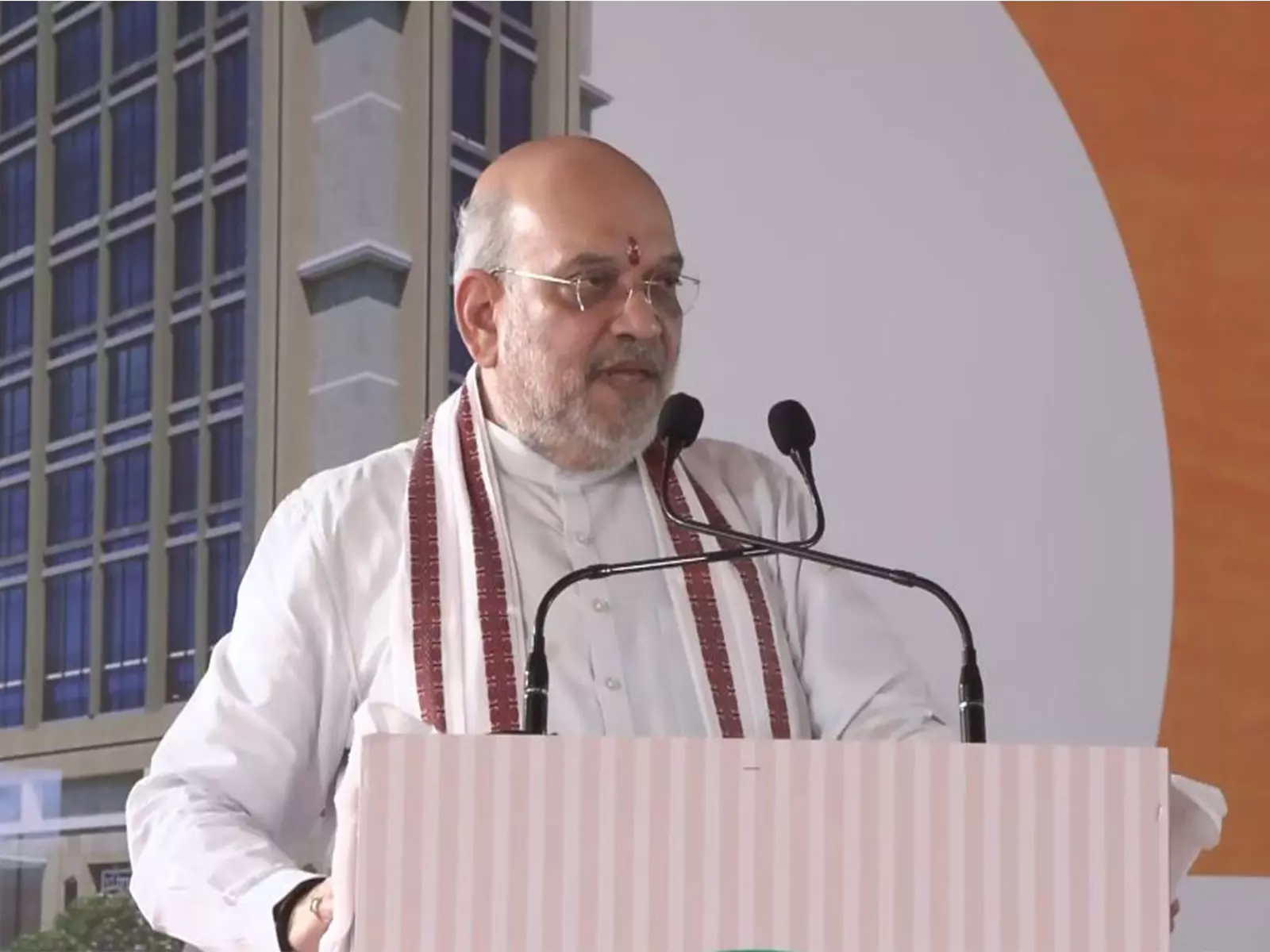 पांच साल के भीतर हमारे मछुआरों को 200 ट्रॉलर उपलब्ध कराने का लक्ष्य रखें: Amit Shah पांच साल के भीतर हमारे मछुआरों को 200 ट्रॉलर उपलब्ध कराने का लक्ष्य रखें: Amit Shah