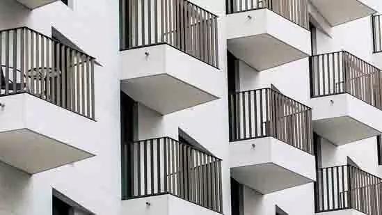 Noida: युवक की फ्लैट से गिरकर मौत, जांच में ऑनलाइन दोस्त भी शामिल Noida: युवक की फ्लैट से गिरकर मौत, जांच में ऑनलाइन दोस्त भी शामिल