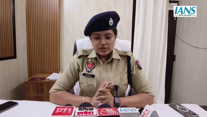 महिला ने लगाया धोखाधड़ी और दुर्व्यवहार का आरोप, पुलिस जांच में जुटी महिला ने लगाया धोखाधड़ी और दुर्व्यवहार का आरोप, पुलिस जांच में जुटी