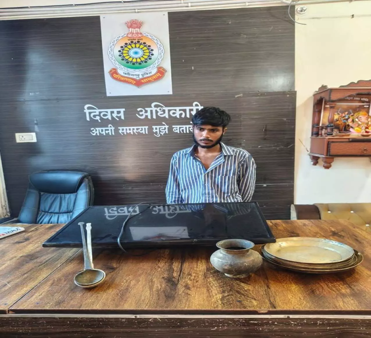 छह महीने पुराने चोरी के मामले का पुलिस ने किया बड़ा खुलासा, आरोपी गिरफ्तार छह महीने पुराने चोरी के मामले का पुलिस ने किया बड़ा खुलासा, आरोपी गिरफ्तार