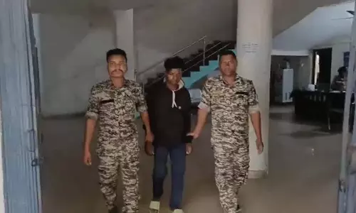 पिता को मारकर लाश के पास रो रहा था हत्यारा बेटा, कहा - ताने मारता था काम करने पिता को मारकर लाश के पास रो रहा था हत्यारा बेटा, कहा - ताने मारता था काम करने