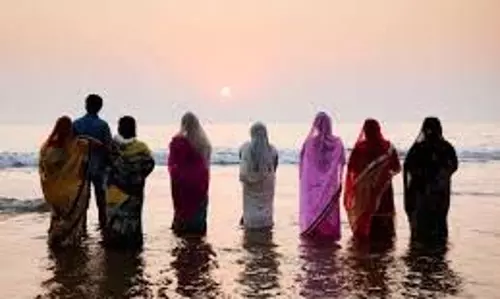 Chhath Puja Arghya Mantra: शाम और भोर अर्घ्य देते समय सूर्य के इन मंत्रों का जाप करें और आशीर्वाद लें Chhath Puja Arghya Mantra: शाम और भोर अर्घ्य देते समय सूर्य के इन मंत्रों का जाप करें और आशीर्वाद लें