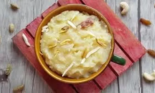 Banana Halwa : इस रेसिपी को फॉलो कर फटाफट बना लें बनाना हलवा Banana Halwa : इस रेसिपी को फॉलो कर फटाफट बना लें बनाना हलवा