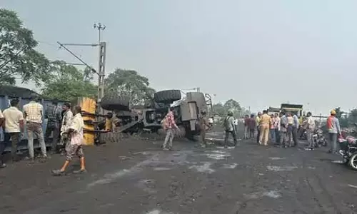 मालगाड़ी से टक्कर होने पर लोडर ऑपरेटर की मौत