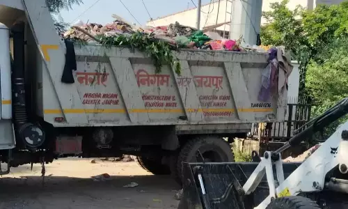 Jaipur: कचरे के अंबार पर भड़के विधायक, निगम को दी चेतावनी Jaipur: कचरे के अंबार पर भड़के विधायक, निगम को दी चेतावनी
