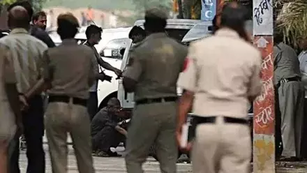 Haridwar: सत्यापन अभियान में पुलिस की कार्रवाई, 194000 रुपये का जुर्माना वसूला Haridwar: सत्यापन अभियान में पुलिस की कार्रवाई, 194000 रुपये का जुर्माना वसूला