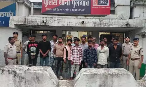 180 उपद्रवी गिरफ्तार, गली-मोहल्लों में फैला रहे थे अशांति 180 उपद्रवी गिरफ्तार, गली-मोहल्लों में फैला रहे थे अशांति