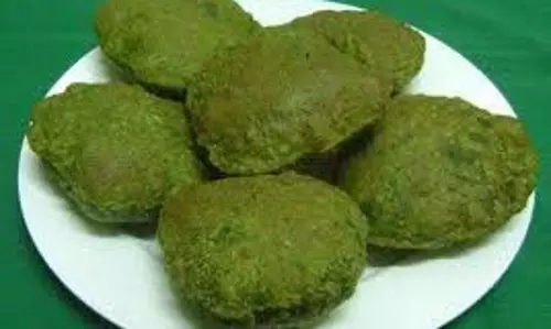 Palak Puri Recipe: घर पर बनाएं हेल्दी और फूली-फूली पालक पूरी Palak Puri Recipe: घर पर बनाएं हेल्दी और फूली-फूली पालक पूरी