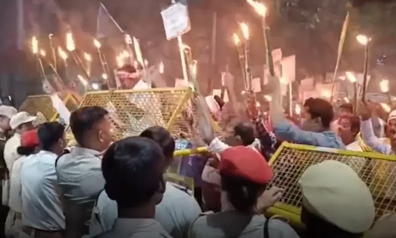 Assam में कलिता समुदाय सड़कों पर, अनुसूचित जनजाति दर्जे की उठाई मांग Assam में कलिता समुदाय सड़कों पर, अनुसूचित जनजाति दर्जे की उठाई मांग