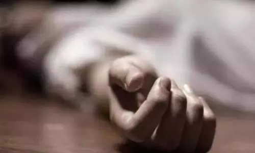 मां-पिता के रिश्ते में आई खटास तो बेटी ने किया सुसाइड, रायपुर के सुंदरनगर में मिली लाश मां-पिता के रिश्ते में आई खटास तो बेटी ने किया सुसाइड, रायपुर के सुंदरनगर में मिली लाश