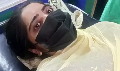 New Delhi: कॉलेज छात्रा पर एसिड अटैक, पुलिस जांच में जुटी New Delhi: कॉलेज छात्रा पर एसिड अटैक, पुलिस जांच में जुटी