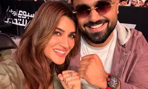 Kriti Sanon ने कबीर बाहिया के साथ UFC डेट की झलकियां साझा कीं
