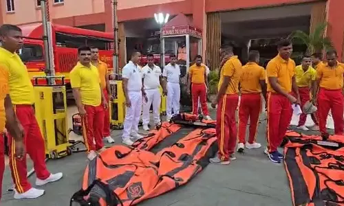 Cyclone मंथ के लिए ओडिशा फायर सर्विसेज विभाग हाई अलर्ट पर Cyclone मंथ के लिए ओडिशा फायर सर्विसेज विभाग हाई अलर्ट पर