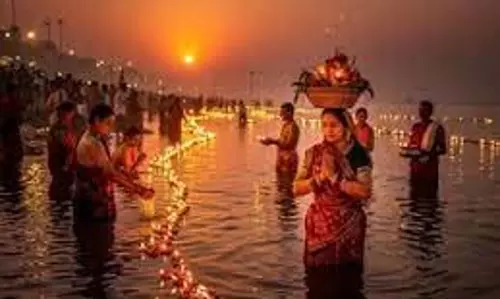 Chhath Puja Day 3: छठ पूजा के तीसरे दिन बनेगा रवि योग, जानें किस समय दें डूबते सूर्य को अर्घ्य Chhath Puja Day 3: छठ पूजा के तीसरे दिन बनेगा रवि योग, जानें किस समय दें डूबते सूर्य को अर्घ्य