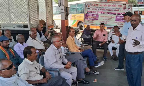 Bareilly: 9 साल में पेंशन नहीं बढ़ी, सरकार पर सवाल